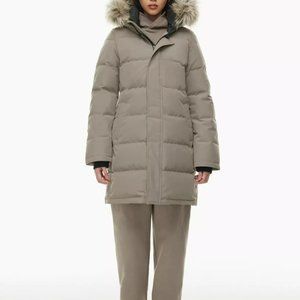 Aritzia Tna The Powder Parka - Size L